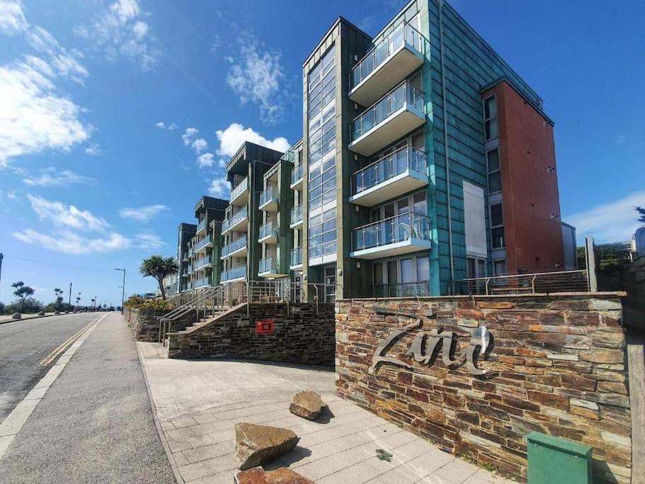 Modern Apartment, Fistral Beach Ньюки Экстерьер фото